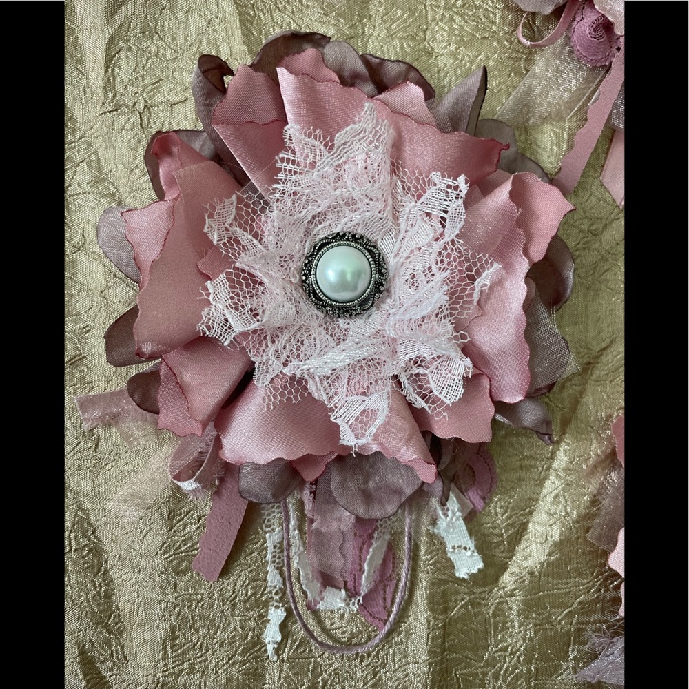 Boho maybe flower pin